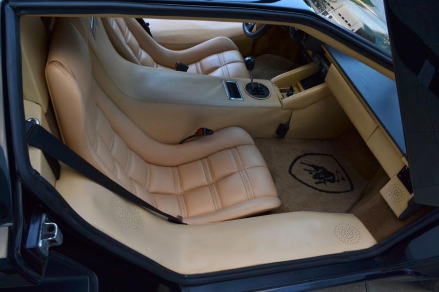  Lamborghini Countach 5000 QV 1987 года  (фото 31 из 63)